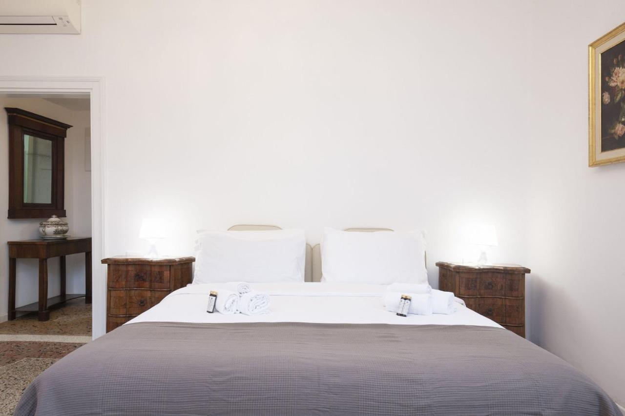 Residence Santa Marta By Halldis Венеция Экстерьер фото