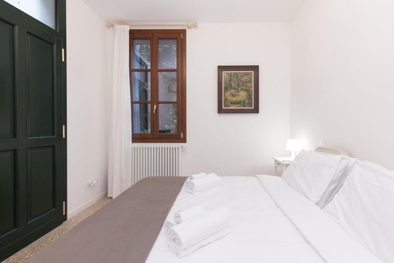 Residence Santa Marta By Halldis Венеция Экстерьер фото