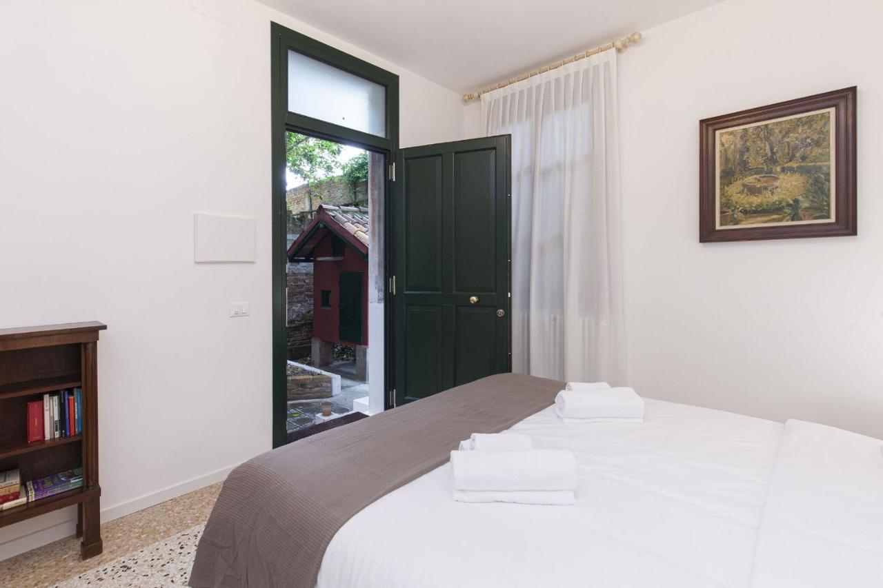 Residence Santa Marta By Halldis Венеция Экстерьер фото