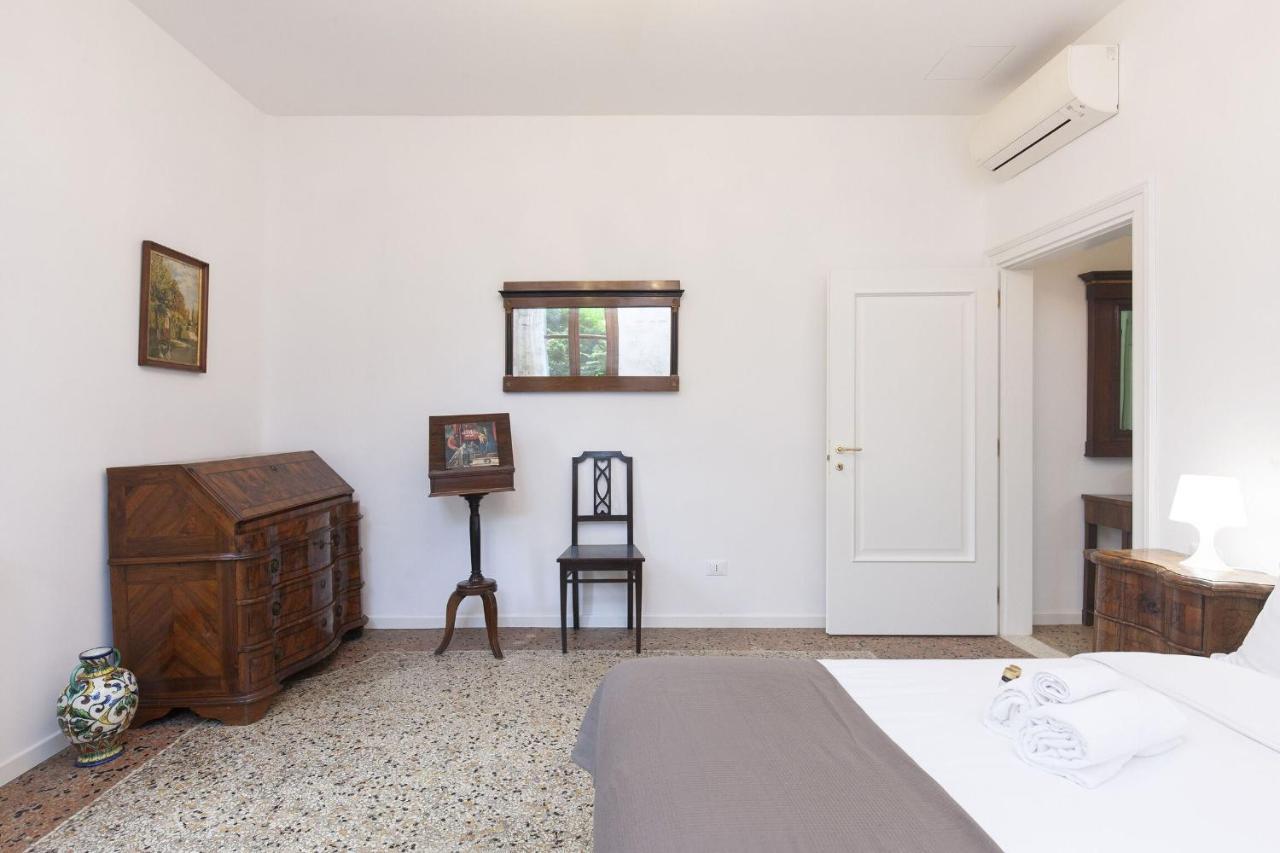 Residence Santa Marta By Halldis Венеция Экстерьер фото