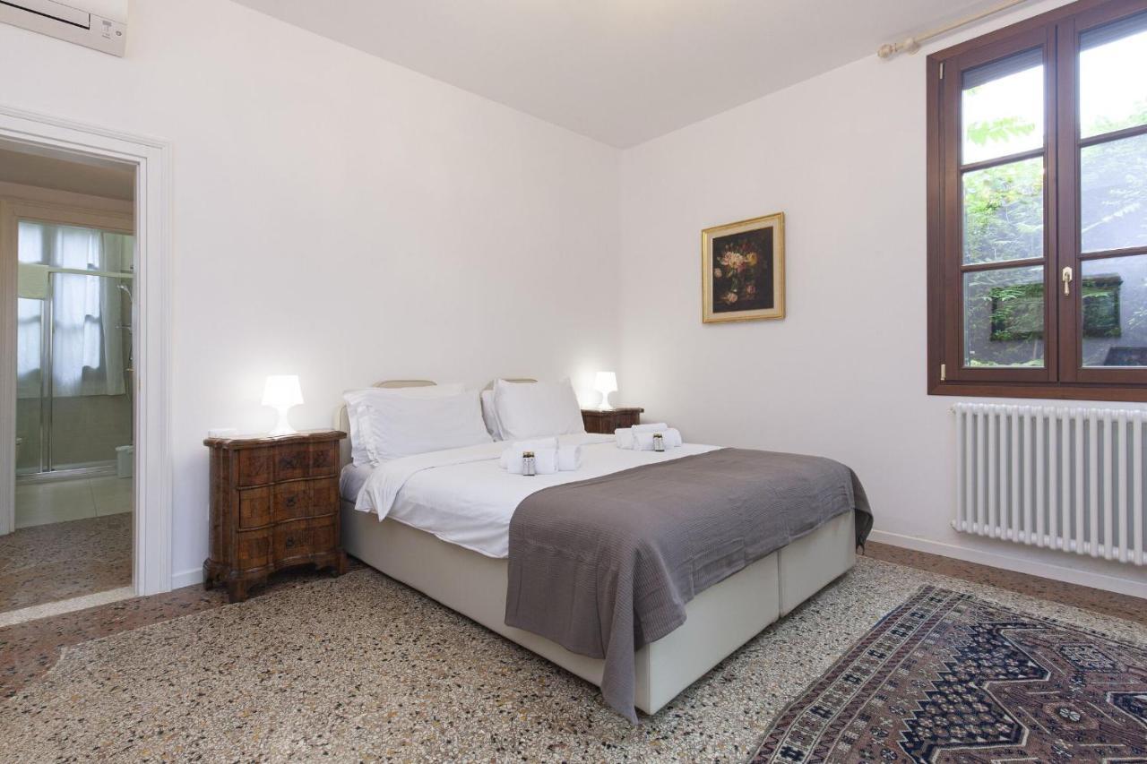 Residence Santa Marta By Halldis Венеция Экстерьер фото