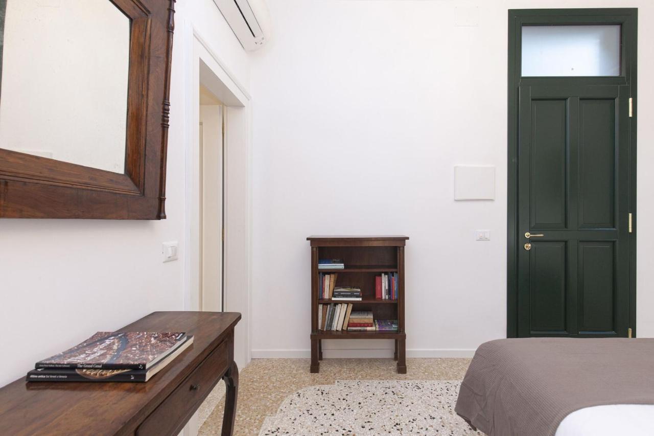 Residence Santa Marta By Halldis Венеция Экстерьер фото